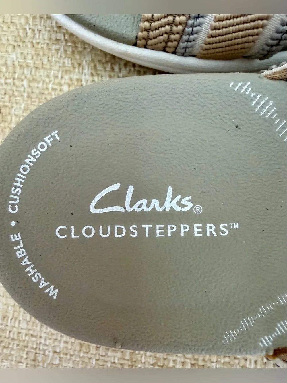 Clarks Mira Isle Tan Gray Crisscross Cloudsteppers Sandals Slides Women Size 8M